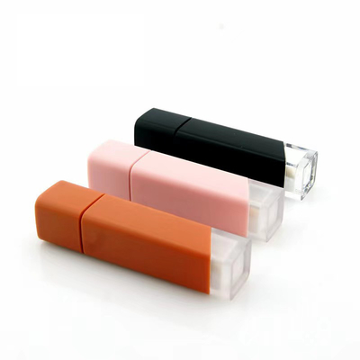 Tubo di lucido per labbra personalizzato da 5 ml con imballaggio vuoto a colori matt