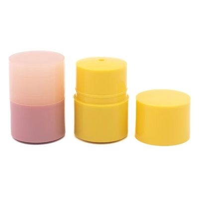 Stile unico 15ml Velo a rotazione Bottiglia di lucente labiale di plastica supporto personalizzazione