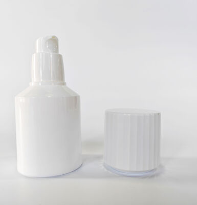 Nuovo design Flacone con pompa airless da 30 ml a 100 ml Previene l'esposizione all'aria Massimizza l'utilizzo del prodotto Igienico Nessuna contaminazione delle dita per la cura della pelle