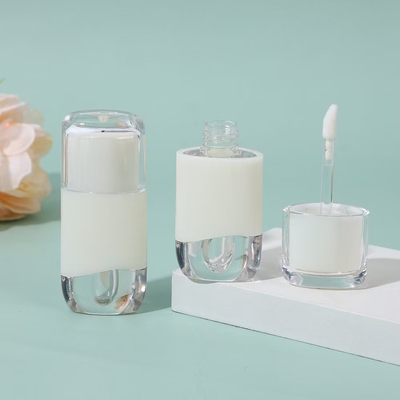 Tubo ovale di lucido per labbra 2.3ml colore può essere personalizzato con spazzola