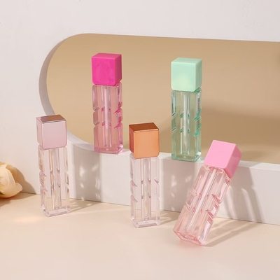 Tubo irregolare da 3,5 ml con lucidatura per labbra e spazzola di vari colori