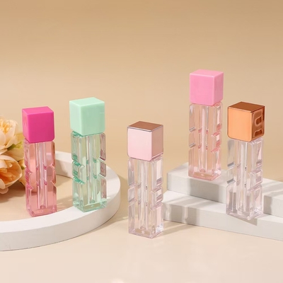 Tubo irregolare da 3,5 ml con lucidatura per labbra e spazzola di vari colori