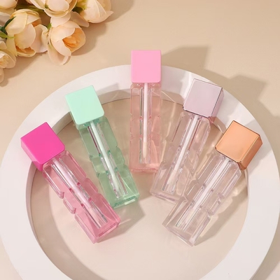 Tubo irregolare da 3,5 ml con lucidatura per labbra e spazzola di vari colori
