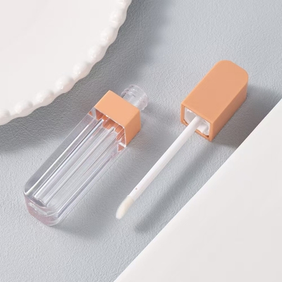 4 ml di plastica con tubo di smalto per labbra con testa quadrata è facile da trasportare