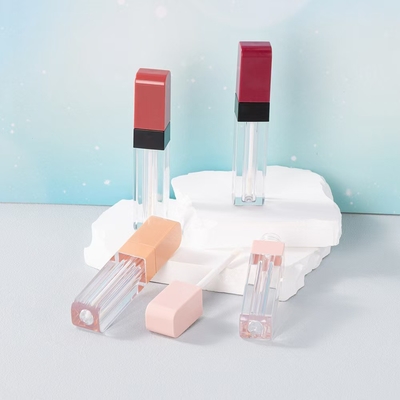 4 ml di plastica con tubo di smalto per labbra con testa quadrata è facile da trasportare