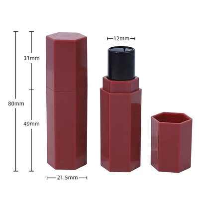 Tubo di rossetto di plastica esagonale per il rossetto con bastoncino rosso e effetto lucido 5 ml campione fornito