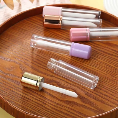 Tubo di lucido per labbra a copertura corta 6 ml può essere personalizzato con logo