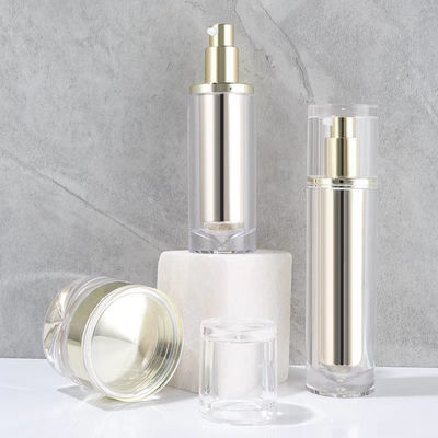 Spray trigger mini in acrilico color oro chiaro con elegante dispenser a pompa e lunghezza del tubo personalizzabile per packaging skincare