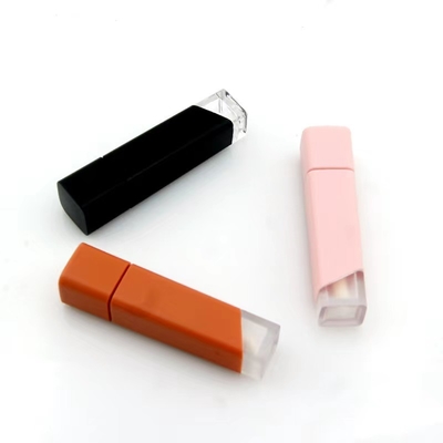 Tubo di lucido per labbra personalizzato da 5 ml con imballaggio vuoto a colori matt