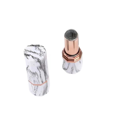Elegantissime confezioni di rossetto in plastica a sesso angolo contenitore cosmetico vuoto in nero o bianco