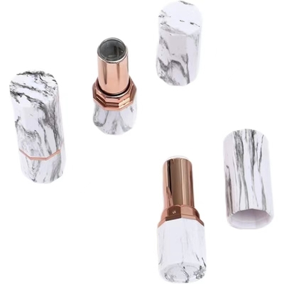 Elegantissime confezioni di rossetto in plastica a sesso angolo contenitore cosmetico vuoto in nero o bianco