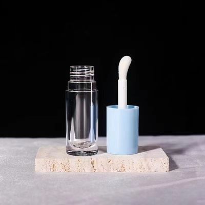 Materiali cilindrici di 6 ml tubo lucente per labbra con coperchio a vite sul mercato