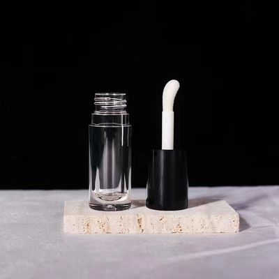 Materiali cilindrici di 6 ml tubo lucente per labbra con coperchio a vite sul mercato