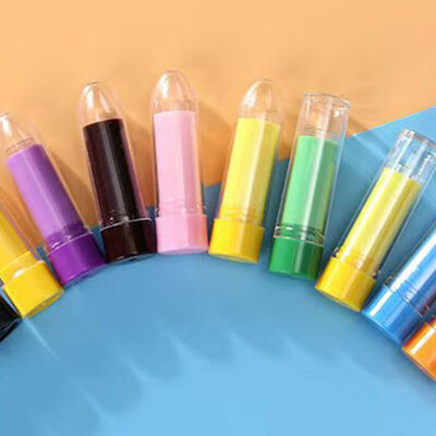 1g di capacità tubo lucente per labbra con chiusura del tappo a vite e design personalizzabile per un'applicazione precisa