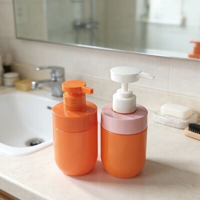 Bottiglia PET cosmetica leggera e resistente alle fratture da 200 ml con pompa di lozione per imballaggi per la cura della pelle