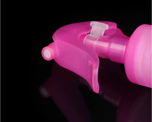 Pompa spray a grilletto in plastica rosa con ugello a spruzzo fine per flaconi cosmetici