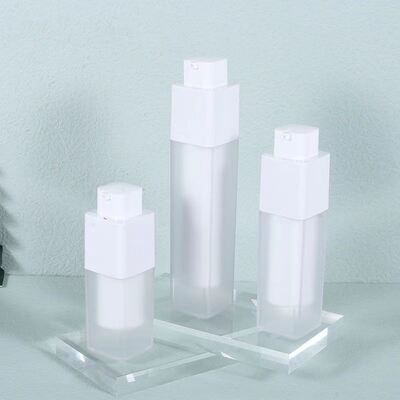 Bottiglia senza aria a forma quadrata 15 ml 30 ml 50 ml con pompa rotativa a serratura per prodotti per la cura della pelle